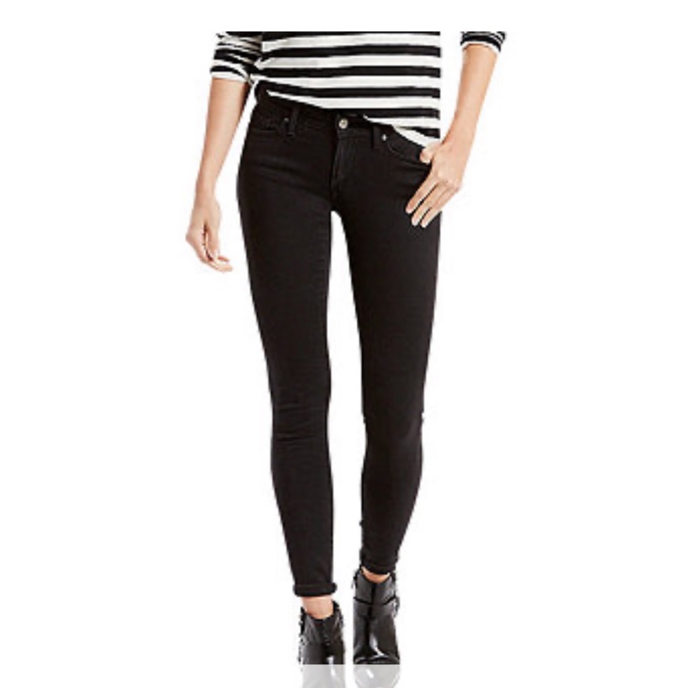 🎉 Black Skinny Levi Jeans 🎉